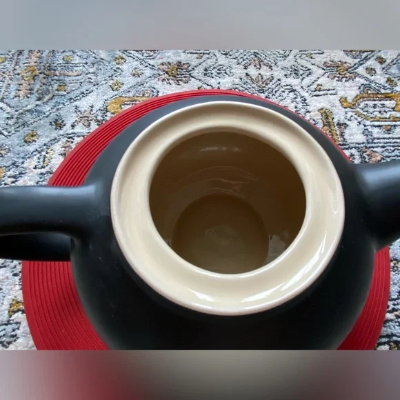 Le Creuset Matte Black Teapot - Picture 8 of 13